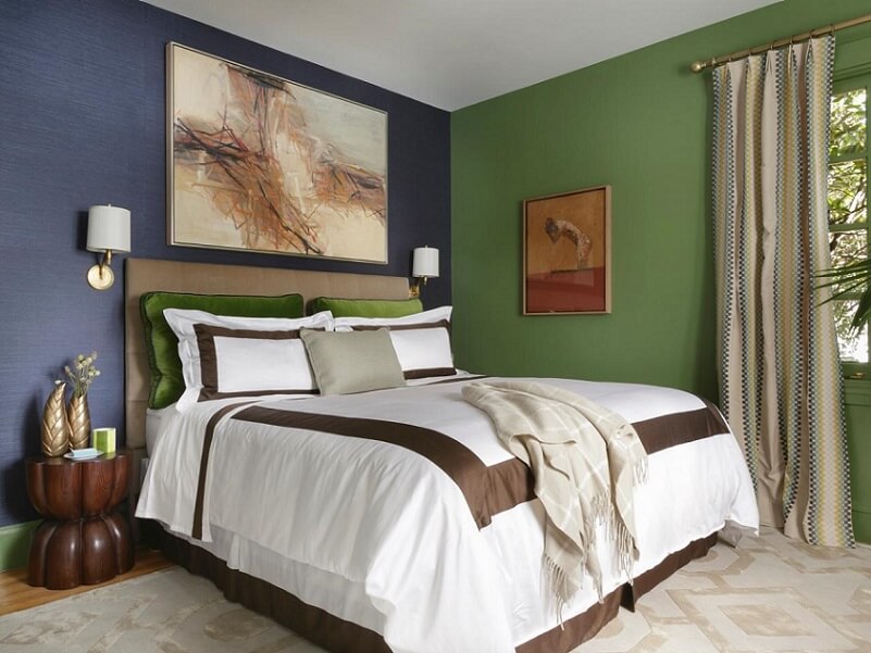 Bedroom with green colours