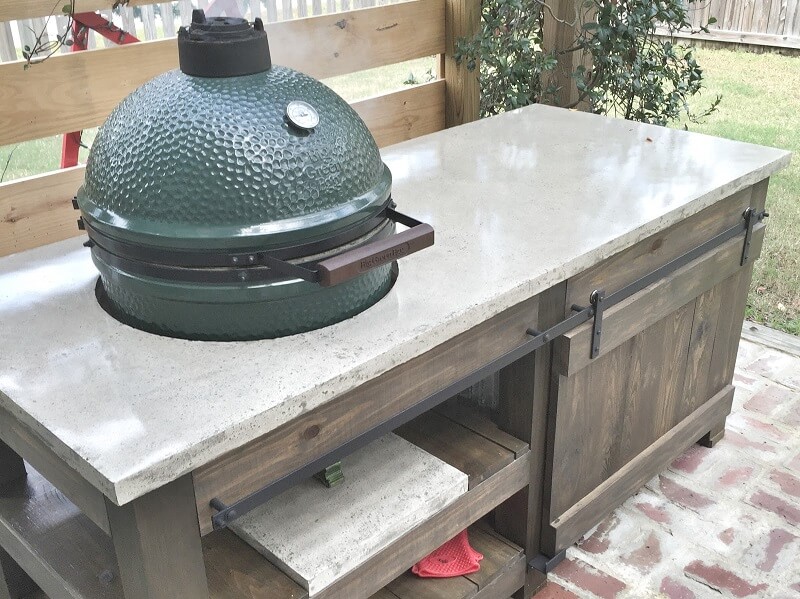 Concerte countertop with outdoor grill