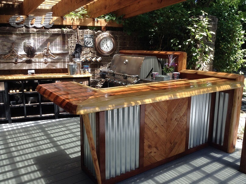 Corrugated metal use in an outdoor kitchen