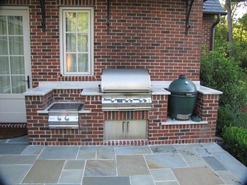 Brick backsplash for the grill