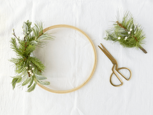 Modern and simple wreath